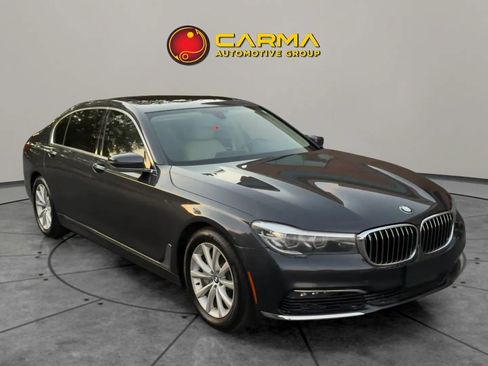 Used 2016 BMW 740i image 11