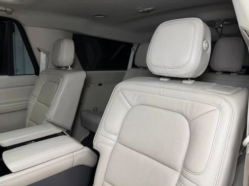 Used 2019 Lincoln Navigator L Reserve AWD/4WD image 23