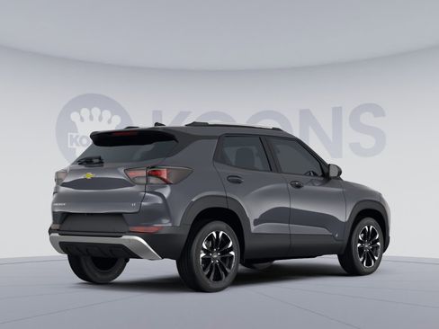 Used 2021 Chevrolet TrailBlazer LT w/ Sun and Liftgate Package FWD image 4