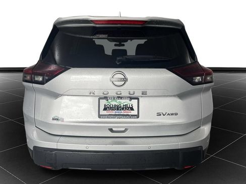 Used 2024 Nissan Rogue SV AWD/4WD image 4