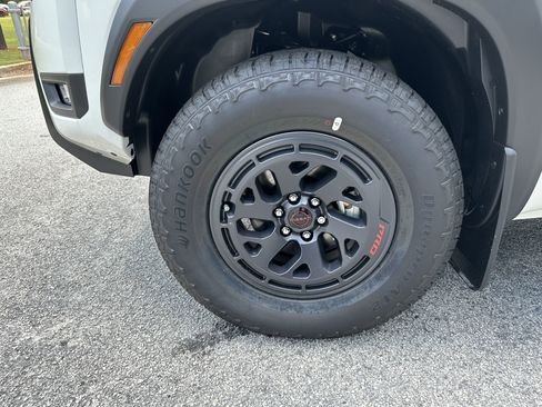 New 2025 Nissan Frontier PRO-4X image 11