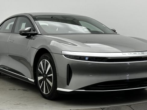 Used 2025 Lucid Air Pure image 3