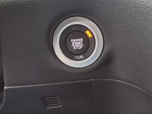 New 2026 Chrysler Pacifica Select image 14