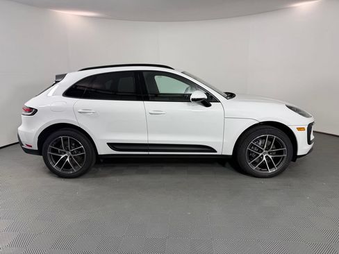 Certified 2026 Porsche Macan AWD/4WD image 8