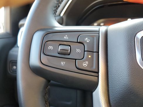 Used 2024 GMC Yukon XL Denali image 21