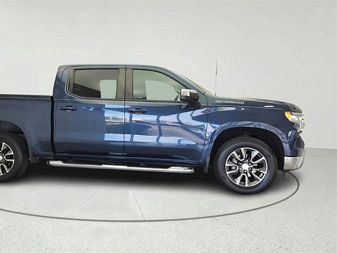 Used 2022 Chevrolet Silverado 1500 LT image 2