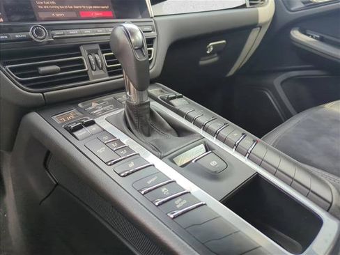 Used 2021 Porsche Macan image 14