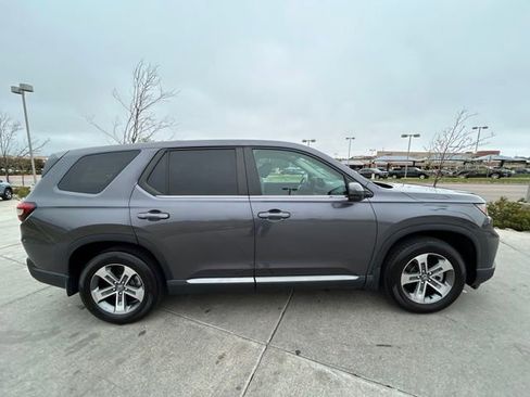 Used 2024 Honda Pilot EX-L image 9