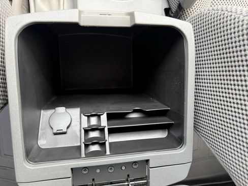 Used 2020 Nissan Frontier SV RWD image 25