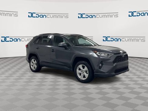 Used 2021 Toyota RAV4 XLE AWD/4WD image 2