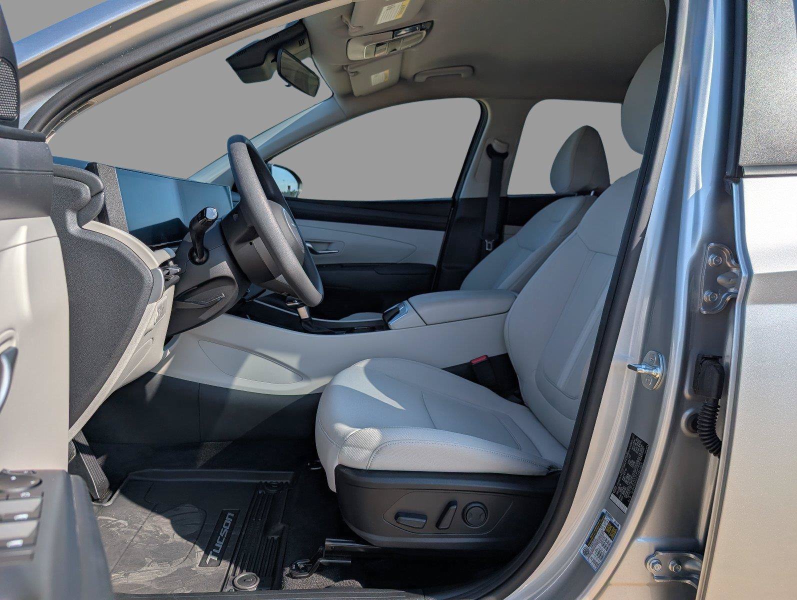 Used 2025 Hyundai Tucson SEL FWD image 17