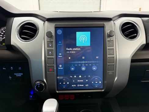 Used 2018 Toyota Tundra Limited image 18