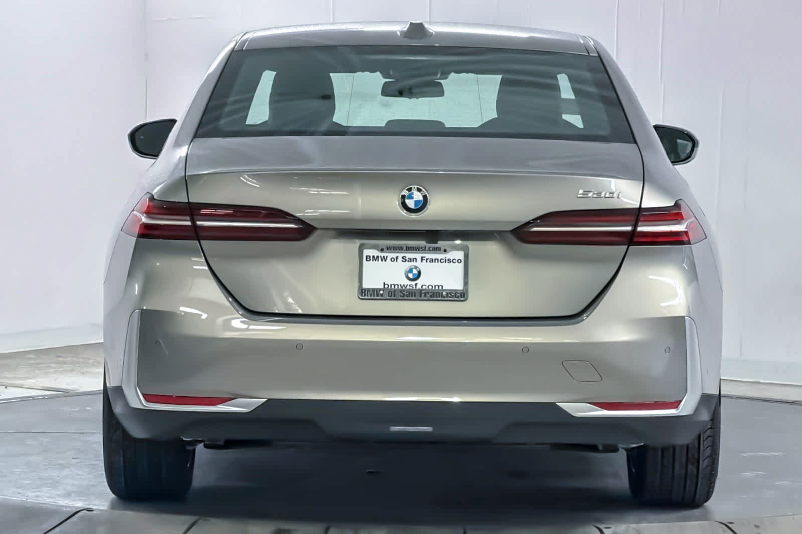 Used 2026 BMW 530i RWD image 7