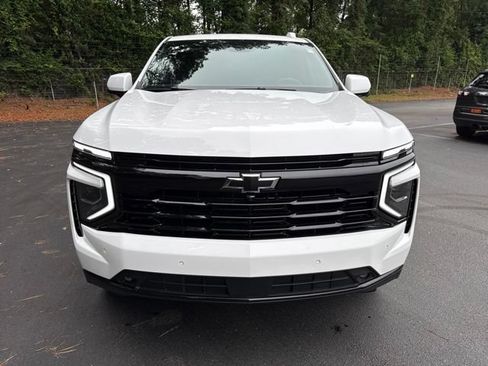 Used 2026 Chevrolet Suburban RST AWD/4WD image 8