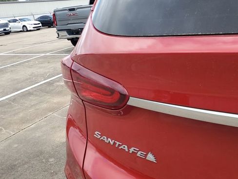 Used 2019 Hyundai Santa Fe SEL image 9