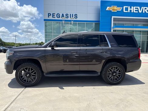 Used 2017 Chevrolet Tahoe LT AWD/4WD image 3