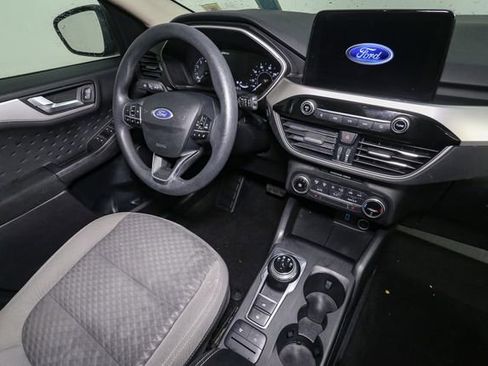 Used 2020 Ford Escape SE image 17