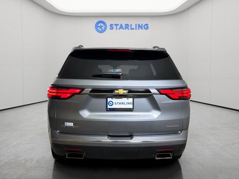 Used 2023 Chevrolet Traverse Premier FWD image 7