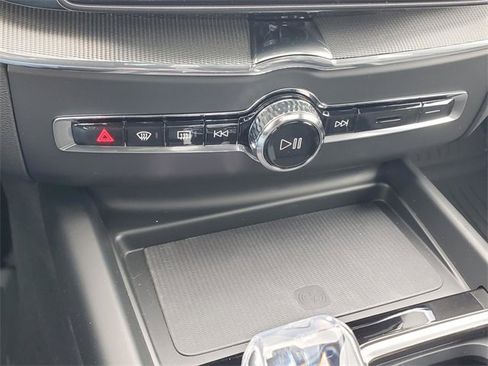 New 2026 Volvo XC60 B5 Ultra w/ Protection Package Premier image 23