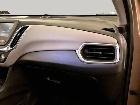 Used 2018 Chevrolet Equinox LT AWD/4WD image 15