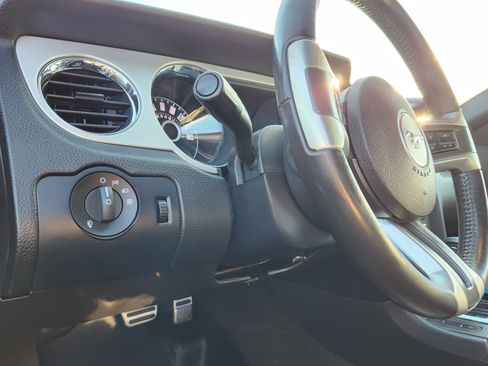 Used 2014 Ford Mustang Premium image 23