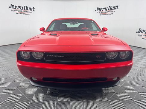 Used 2014 Dodge Challenger R/T RWD image 5