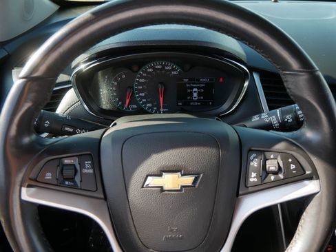 Used 2018 Chevrolet Trax LT w/ LT Convenience Package image 24