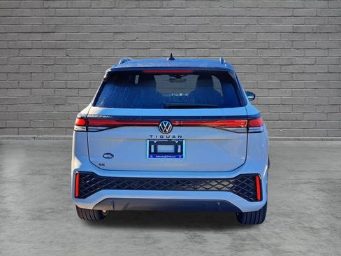 New 2026 Volkswagen Tiguan SE R-Line FWD image 4