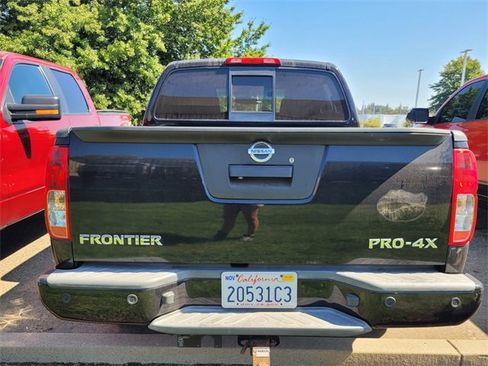 Used 2016 Nissan Frontier PRO-4X image 3