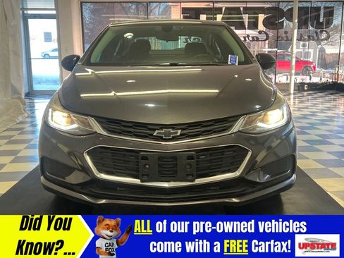 Used 2016 Chevrolet Cruze LT image 2