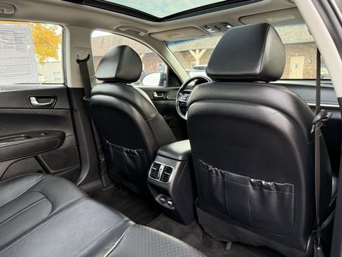 Used 2019 Kia Optima EX w/ EX Premium Package image 18