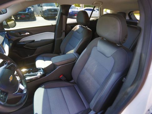 Used 2024 Chevrolet Trax LT w/ Driver Confidence Package FWD image 5