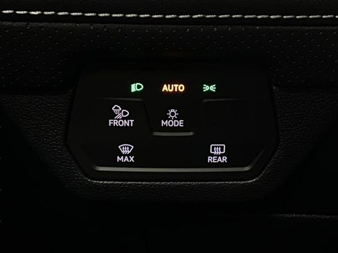 New 2026 Volkswagen Atlas Cross Sport SE image 13