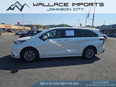 Used 2021 Toyota Sienna XLE