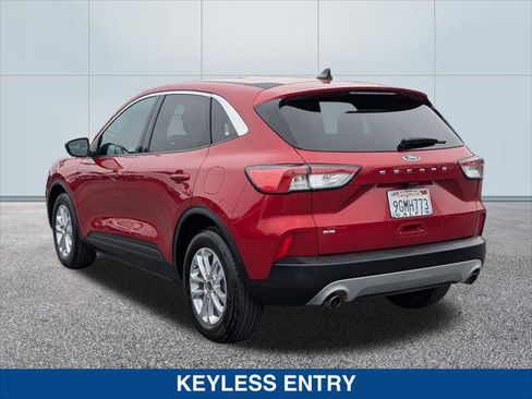 Certified 2022 Ford Escape SE FWD image 3