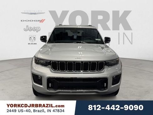 New 2025 Jeep Grand Cherokee Overland w/ Luxury Tech Group IV AWD/4WD image 8