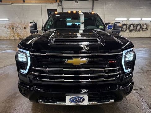 New 2026 Chevrolet Silverado 2500 LT w/ Z71 Chrome Sport Edition AWD/4WD image 2
