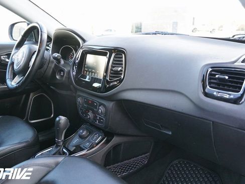 Used 2020 Jeep Compass Latitude image 41