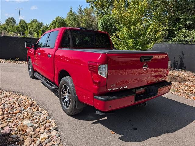 Used 2020 Nissan Titan SV w/ SV Convenience Package AWD/4WD image 3