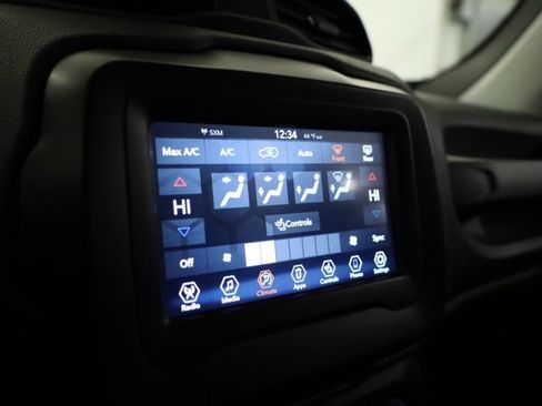 Used 2020 Jeep Renegade Limited image 18