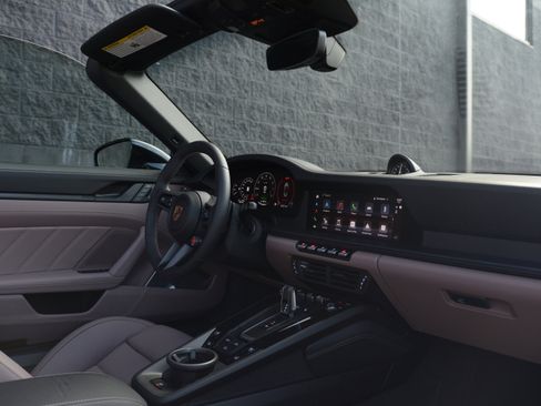 Certified 2026 Porsche 911 GTS image 28