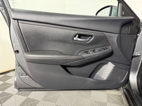 Used 2025 Nissan Sentra SV FWD image 21