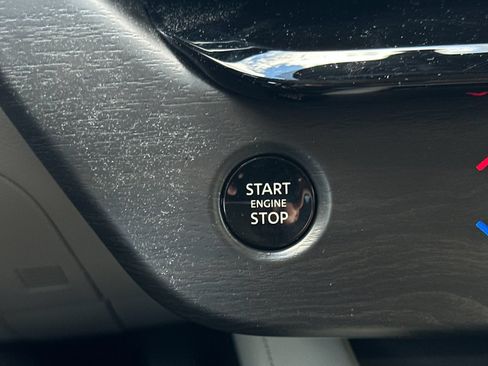 Used 2025 Nissan Murano SV AWD/4WD image 21