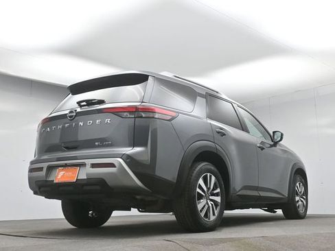 Used 2022 Nissan Pathfinder SL image 41