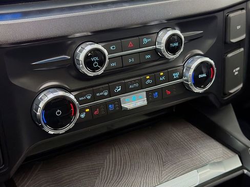 New 2025 Ford F350 Platinum w/ FX4 Off-Road Package image 18