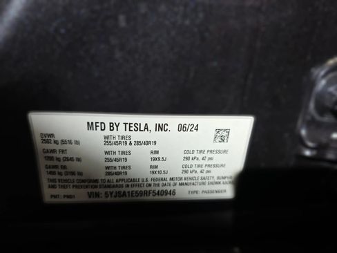 Used 2024 Tesla Model S AWD/4WD image 14