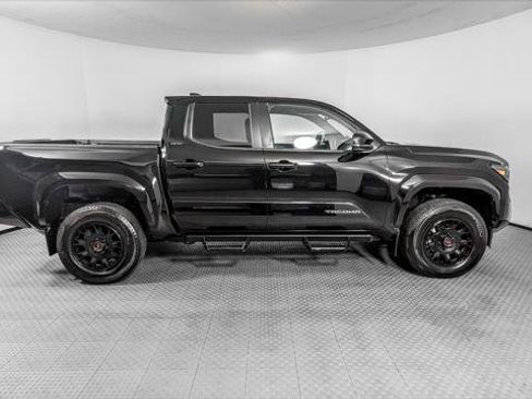 Used 2024 Toyota Tacoma SR5 RWD image 9