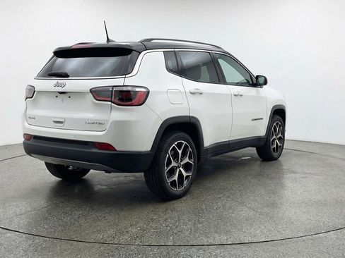 Used 2025 Jeep Compass Limited AWD/4WD image 9