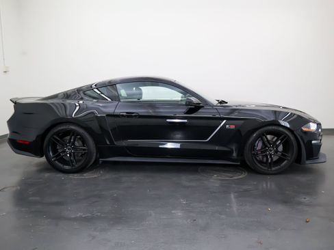 Used 2018 Ford Mustang GT Premium w/ GT Performance Package RWD image 2