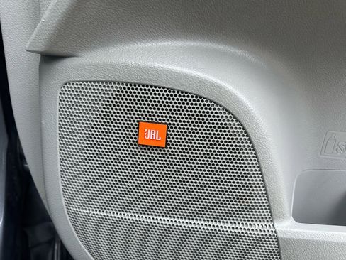 Used 2013 Toyota Highlander Limited image 16